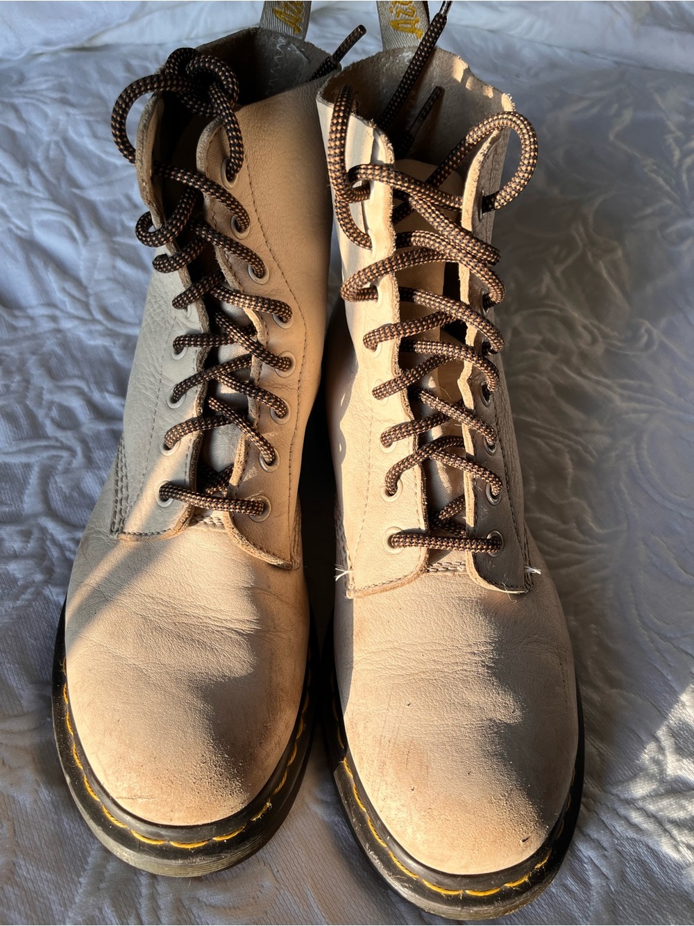 Dr. Martens Pascal Women’s Beige Leather Lace-Up Combat Ankle Boots US 9 EU 41
